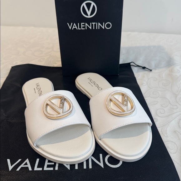 Valentino Bugola Slide Sandal. Ladies 9. - Picture 6 of 13